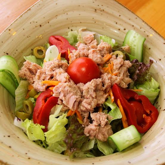 Ton balıklı salata
